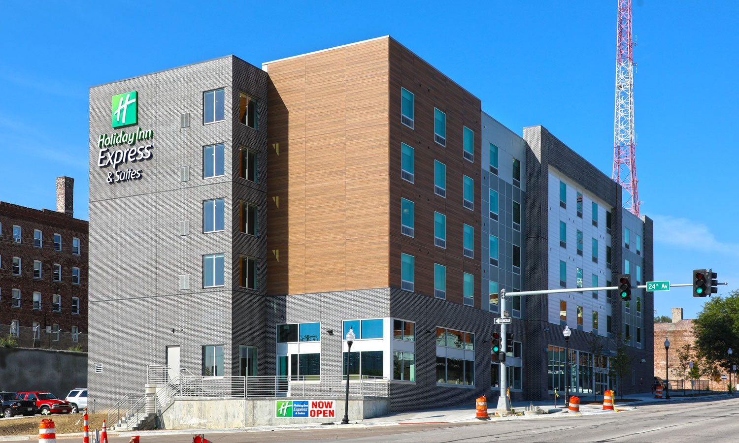 Holiday Inn and Suites - Downtown Omaha